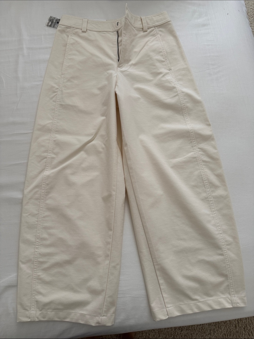 Uniqlo Women's Wide-Leg Pants in Cream